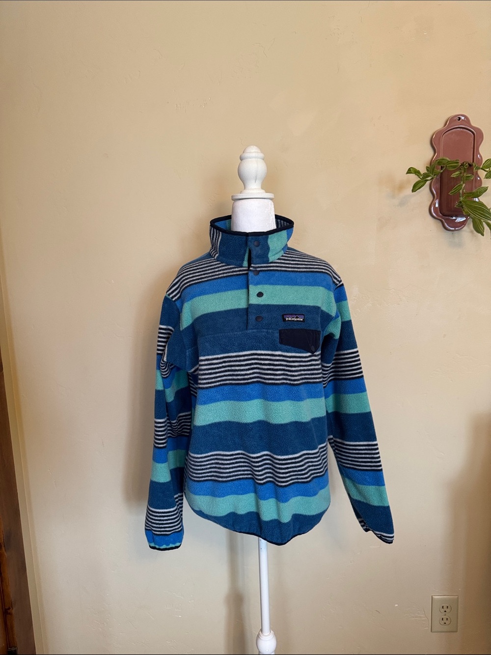 Patagonia Men’s Blue & Teal Striped Zip-Up Fleece